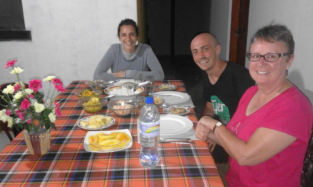 Sanjana Home Stay Habarana Exteriör bild
